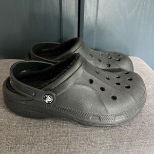 Unisex Black Fuzz Lined Crocs